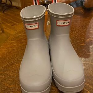 Hunter Light Gray short boot NWOT Never worn Size US 9